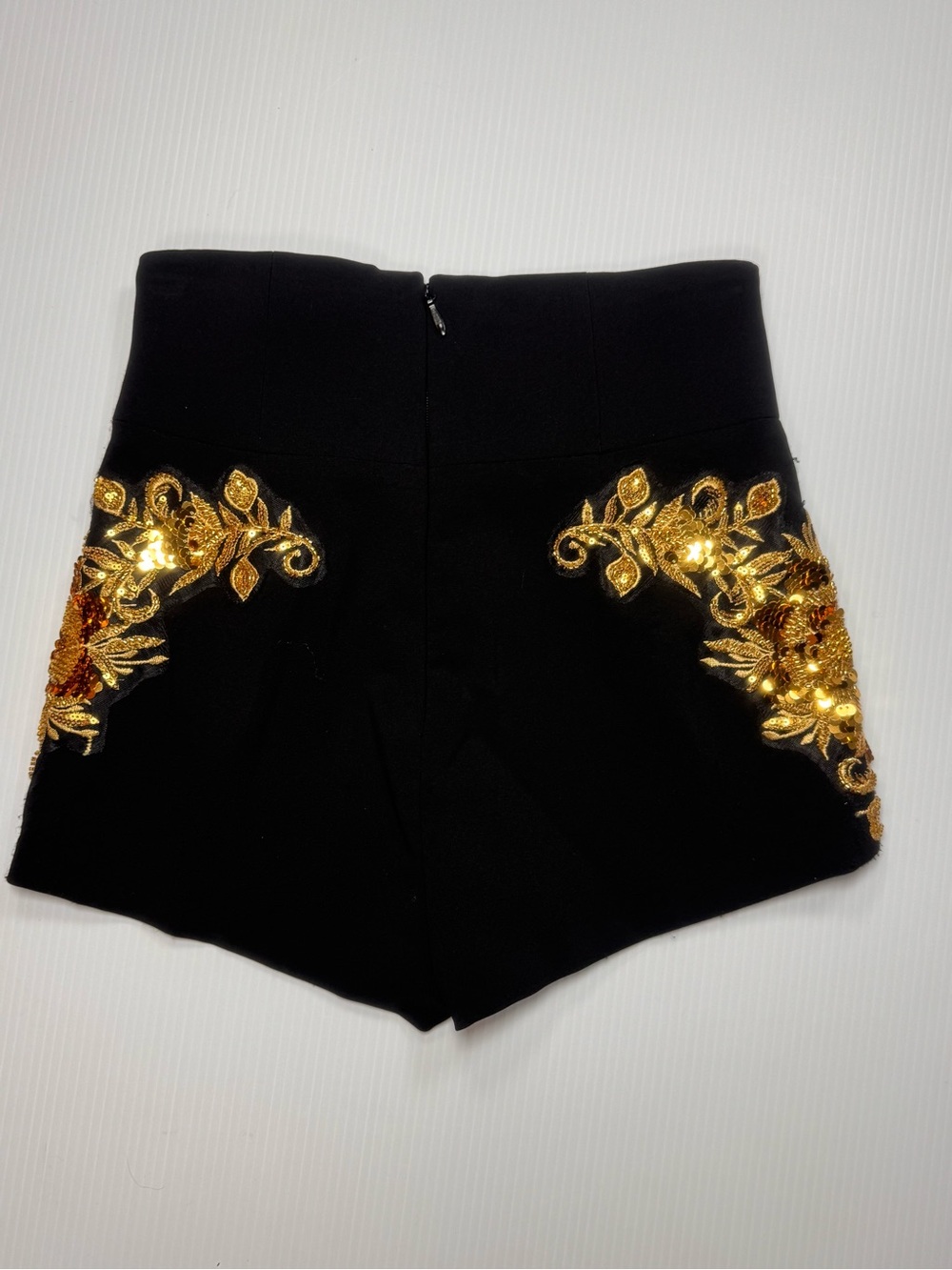 Black & Gold Embellished High-Waisted Shorts ✨🔥 NWT - Picture 4 of 5
